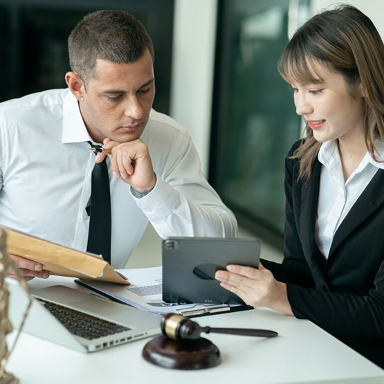 Hire Expert Law Mentors For Your Daily Assignments